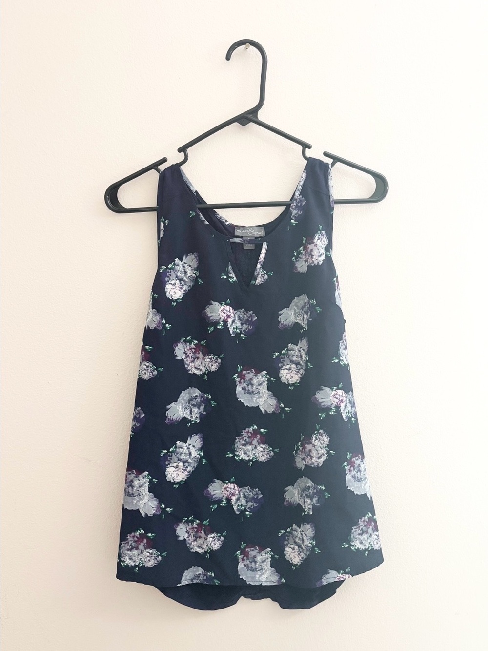5/$15 🩷 MUST BUNDLE Market & Spruce Navy Floral Sleep Tank